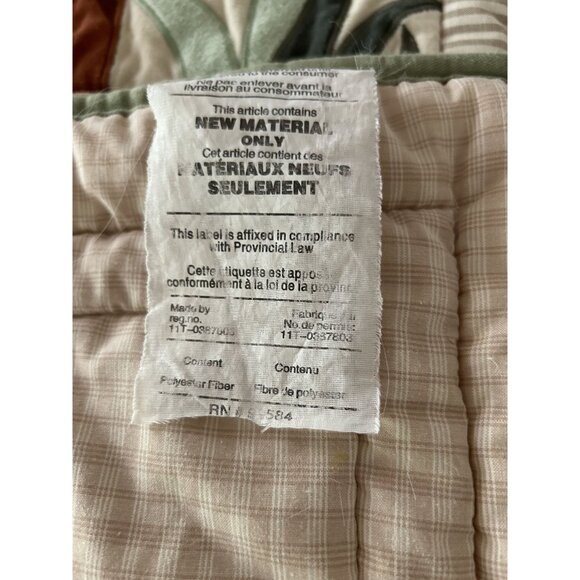 Kidsline Zanzibar Safari-Themed Baby Quilt w/2 Matching window valances - Picture 10 of 16